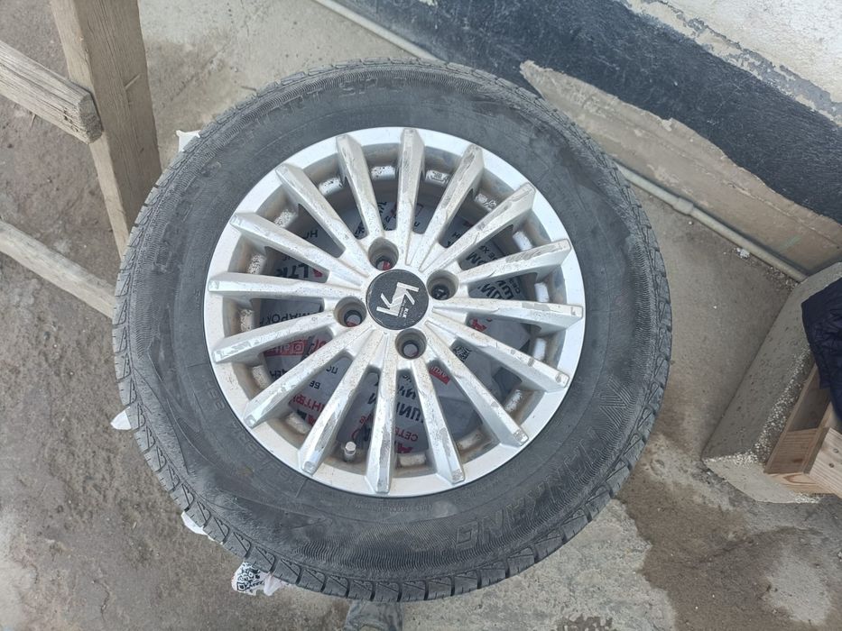 Продам летный шины