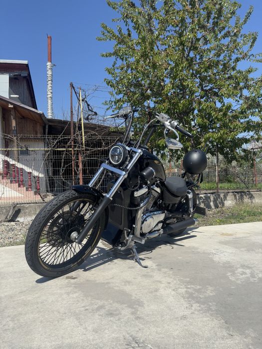 Suzuki intruder vs750