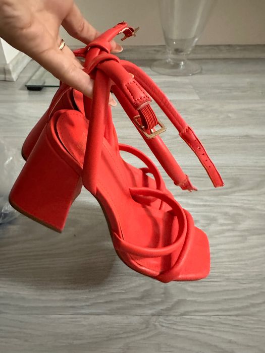 Цветни летни сандали