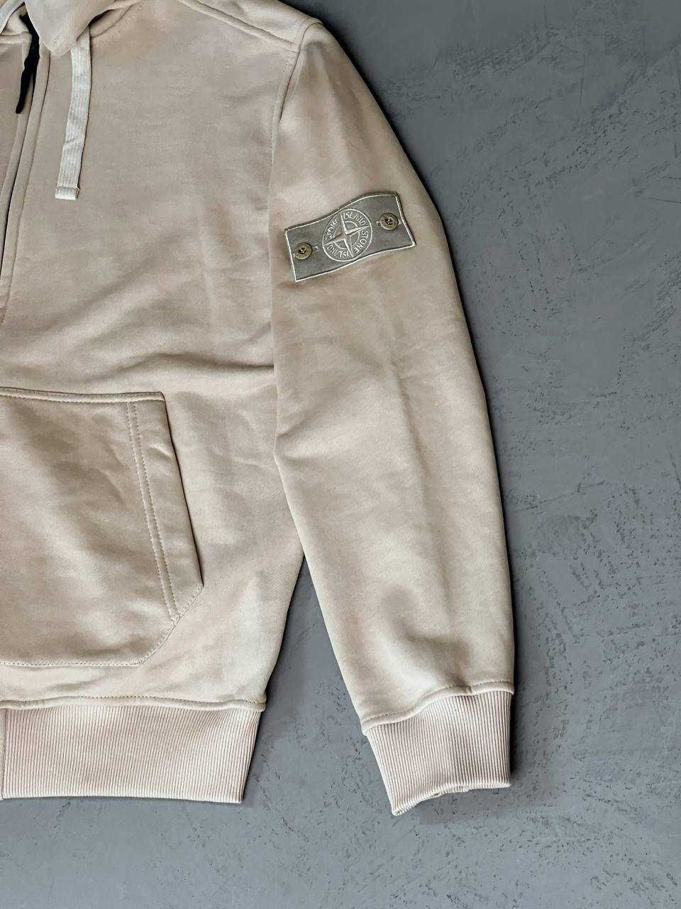 Бежов Суичър Stone Island