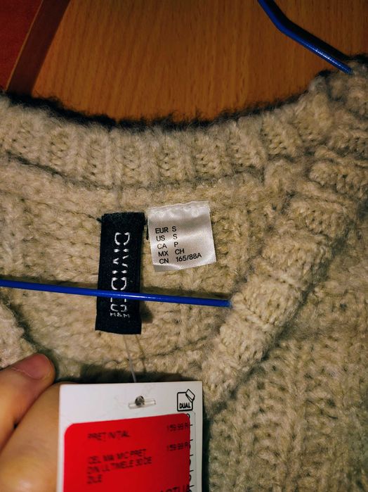 Pluovor H&M dama S eticheta