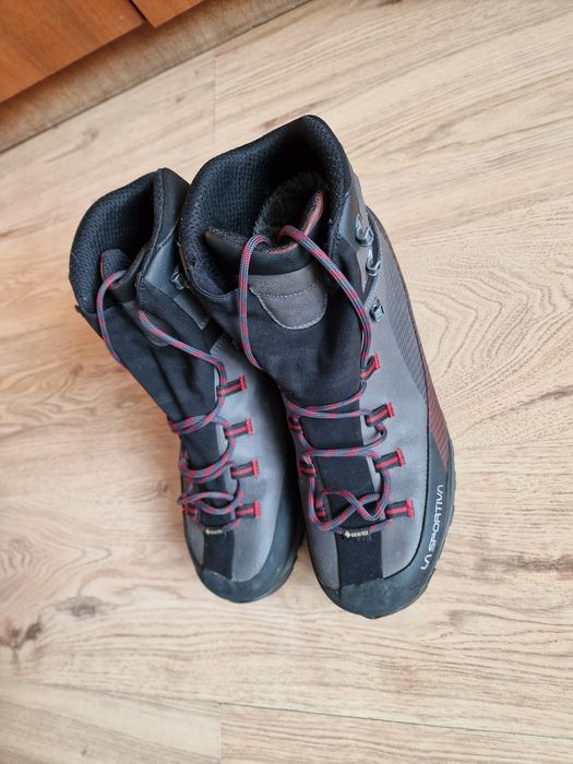 Продавам Ползвани Тур.обувки ,,Ласпортива"47 номер стелка 31сн.