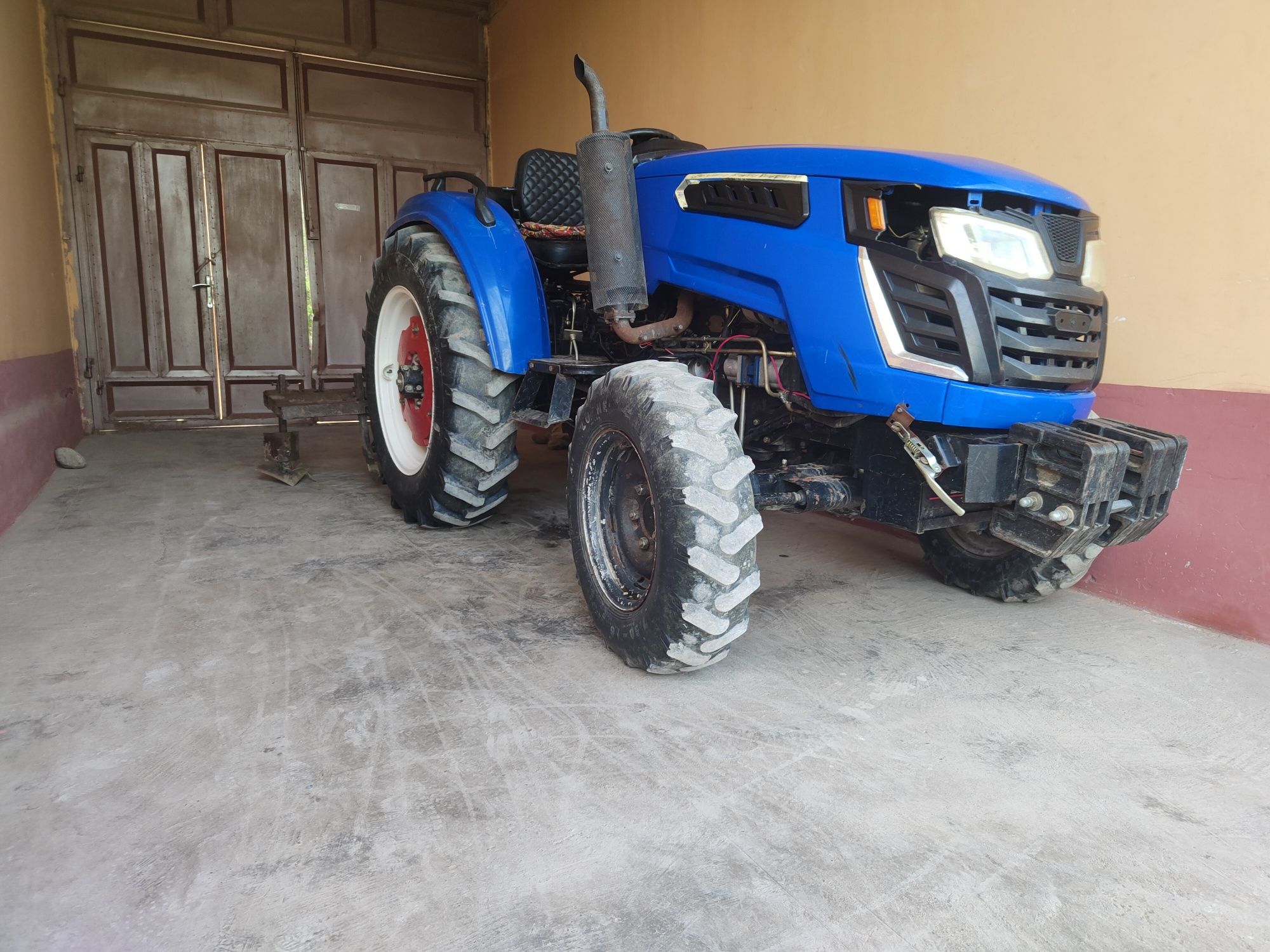 Mini traktor stg 604