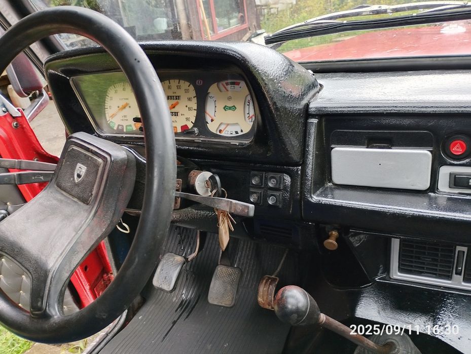 Vând ARO camioneta 320