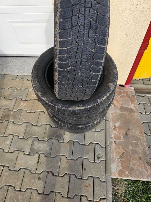 Cauciucuri iarna 205/60/16