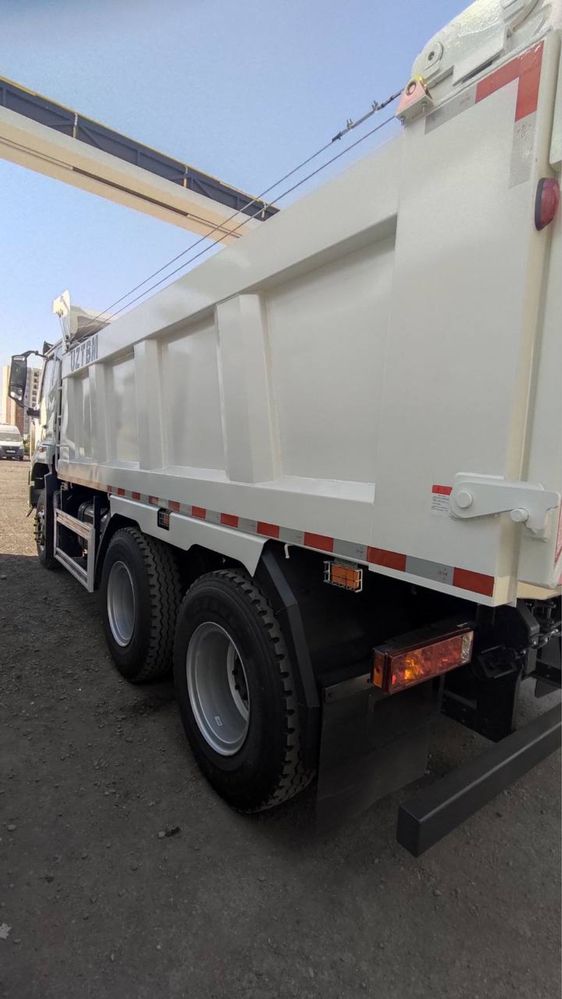 samasval sinotruk 15 tonnalik yangi sotuvda tayyor soni chegaralangan