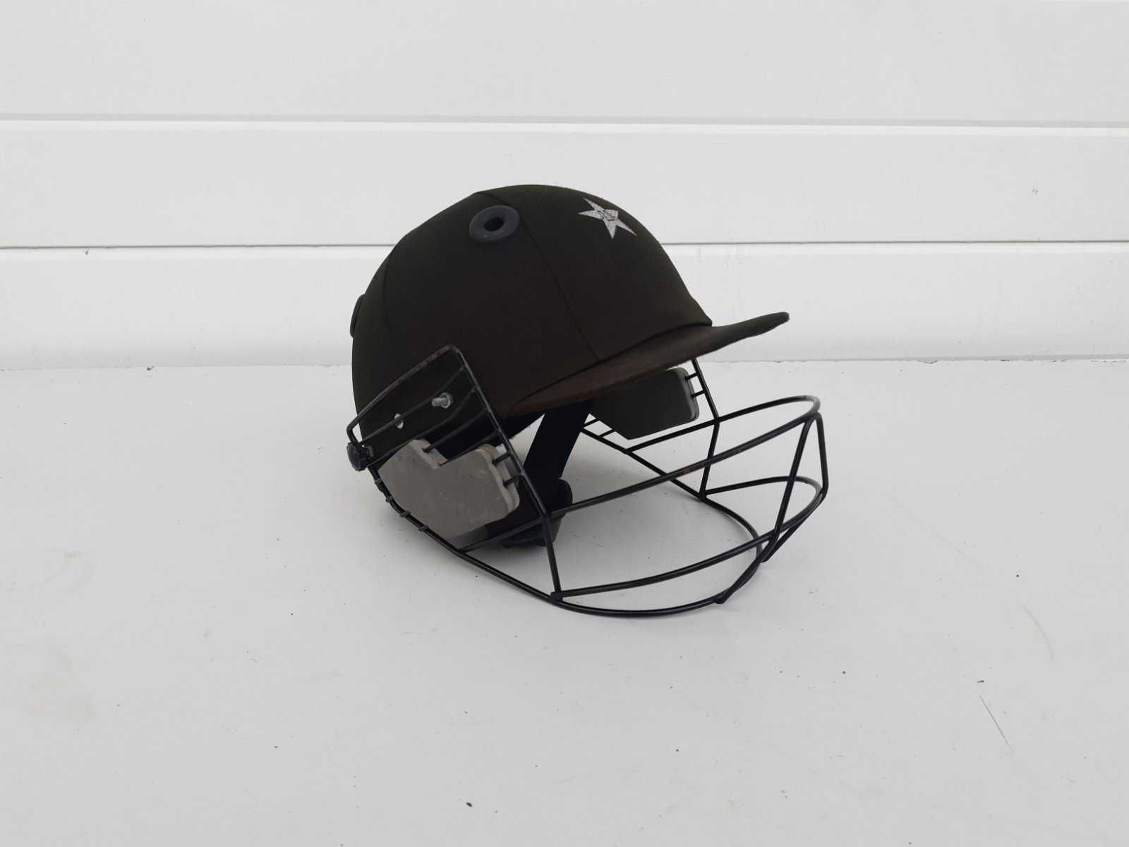 Ретро маркова каска шлем за крикет. Внос Холандия