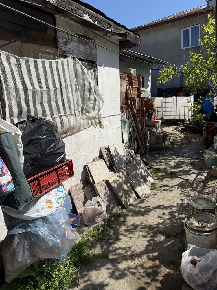 Blvd. Theodor Pallady - str. Drumul Lunca Jariștei 43A - casa+teren !