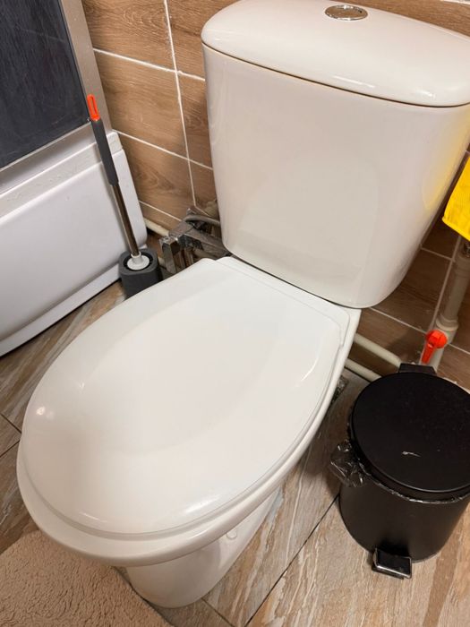 Унитаз продам для дома