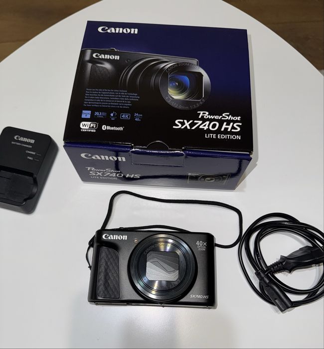 Canon PowerShot SX740 HS - като нова!
