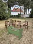 Vand obiectele din imagini. 5 scaune, un patut cu balansare,candelabru