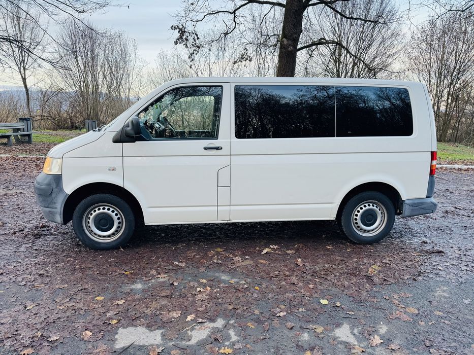 VW T5 Transporter 1.9 TDI 8+1 locuri arata si functioneaza foarte bine