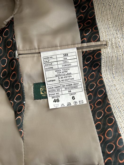 Vand costum barbati culoare sacou alb, marimea 46 (S) !