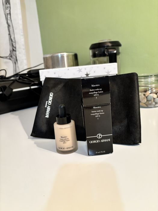 Фон дьо тен флуид  Giorgio Armani SPF 15