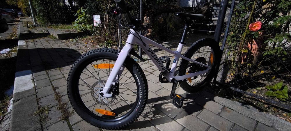 Bicicleta Junior Specialized Riprock 20"  2024