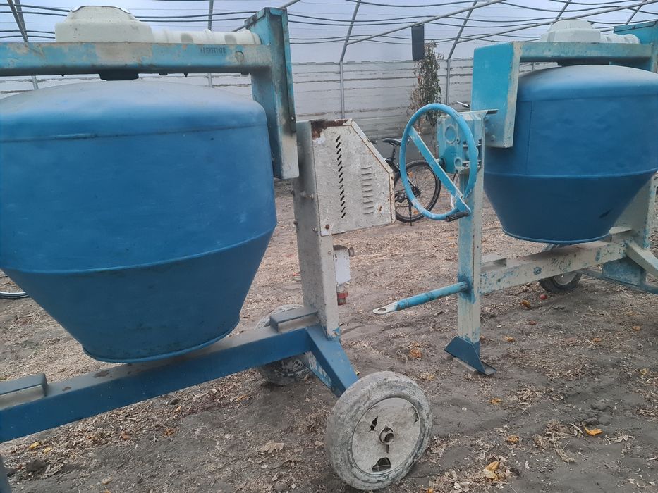 Betonieră mare silentioasa profesională Polieri-300 L+vibrator beton.
