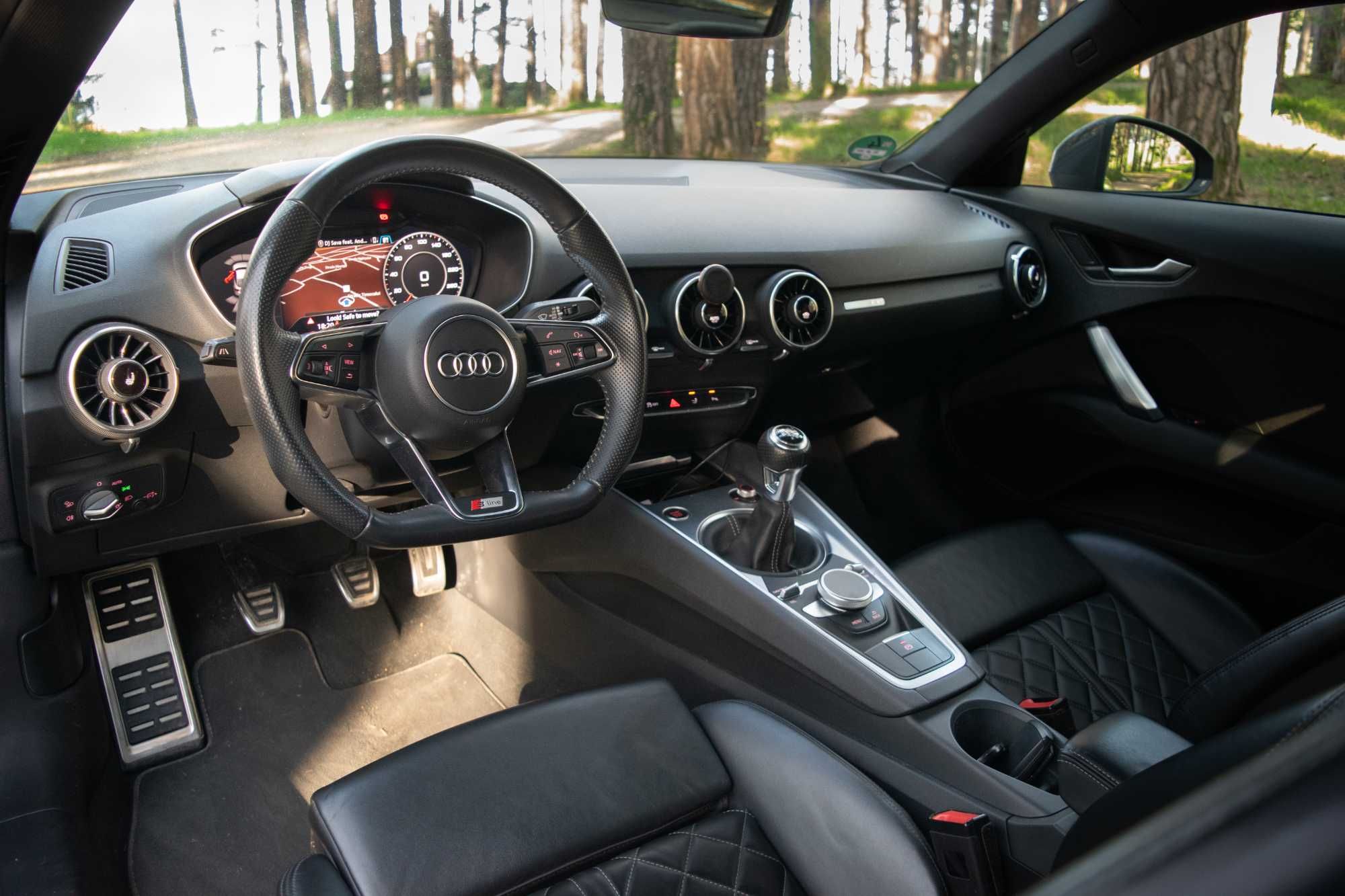 Audi TT Mk3 2.0TFSI S-line