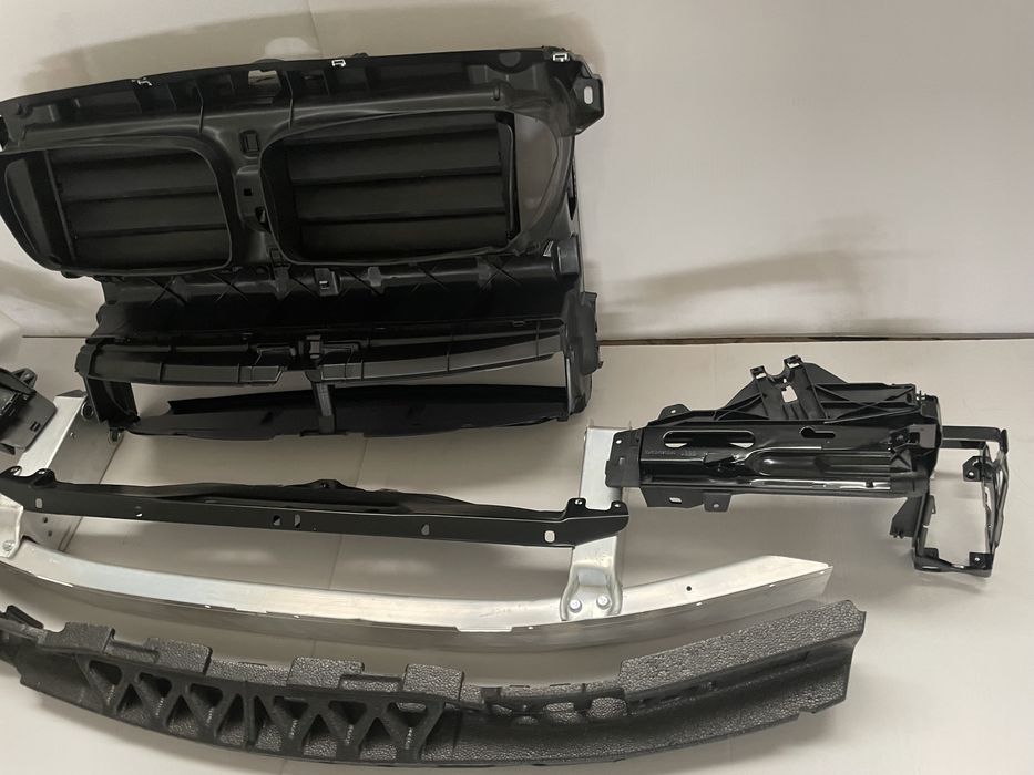 Trager deflector BMW seria 5 F10 F11 F18 tragar suport far bara traver