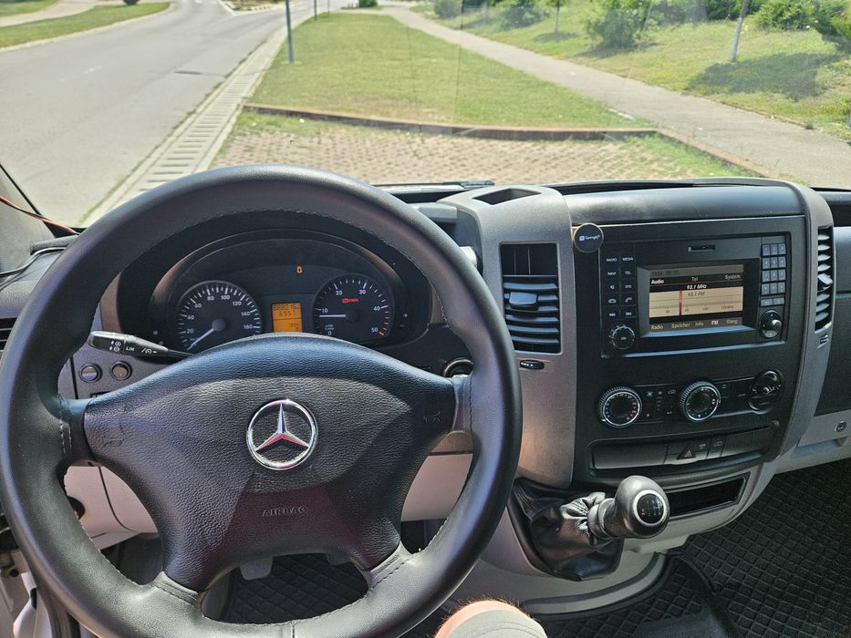 Mercedes sprinter 8+1 / 9 locuri