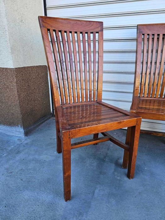 Витрина за стена в стил Чипъндейл