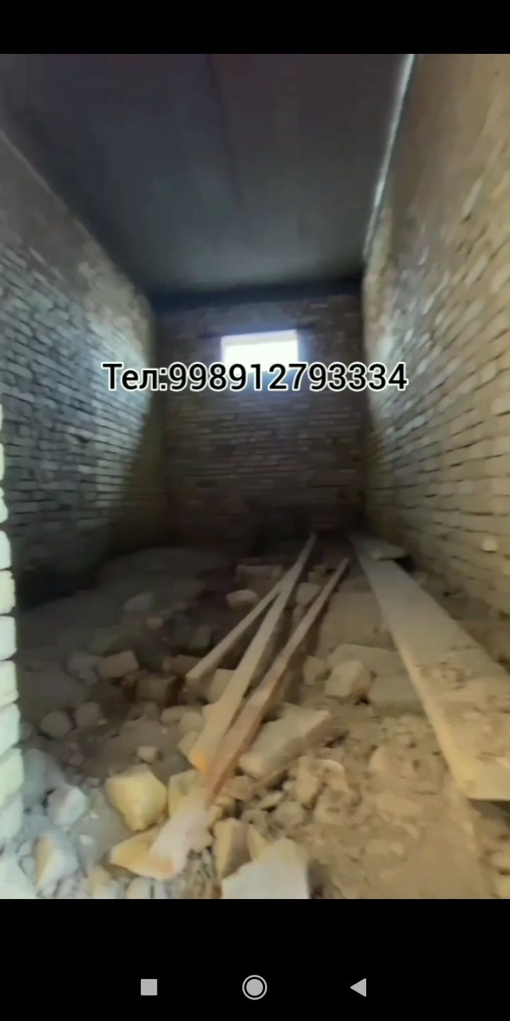 Курилиши тугалланмаган 2 этажга мулжалланган 280 кв ховли жой.