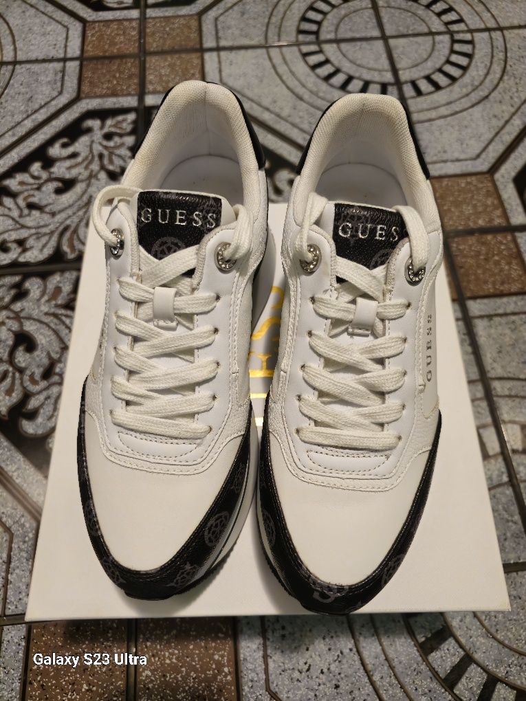 Оригинални маратонки Guess