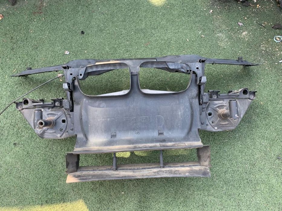 Trager / Calandru BMW Seria 3 E46 1998 - 2005 Cod Piesa : 8195298 / 8195297 / 7894822 / 8211467