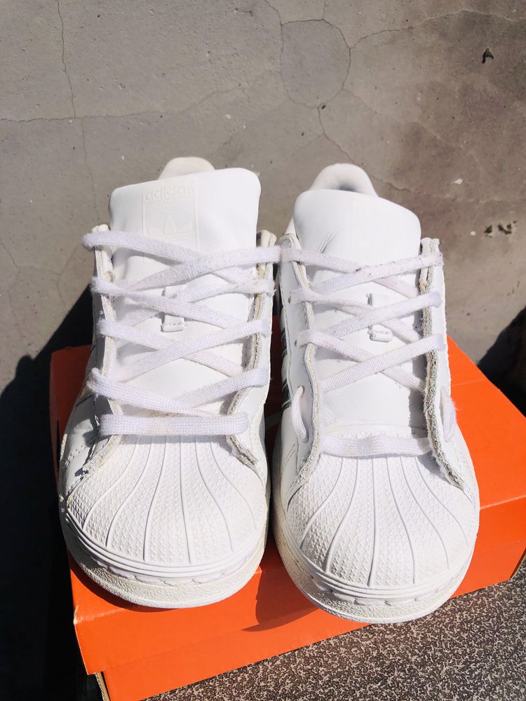 Кецове за момиче adidas superstar