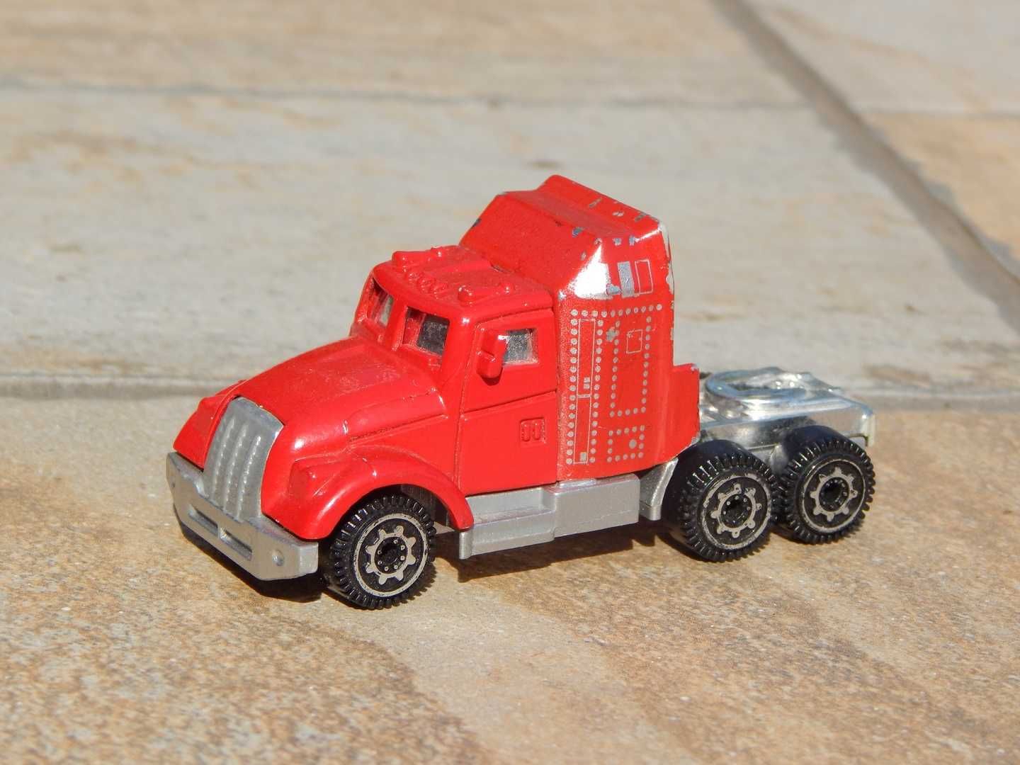 Macheta cap tractor camion Kenworth scara 1:87 metalic