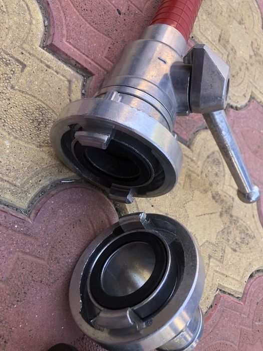 Teava refulare cu robinet cu bila