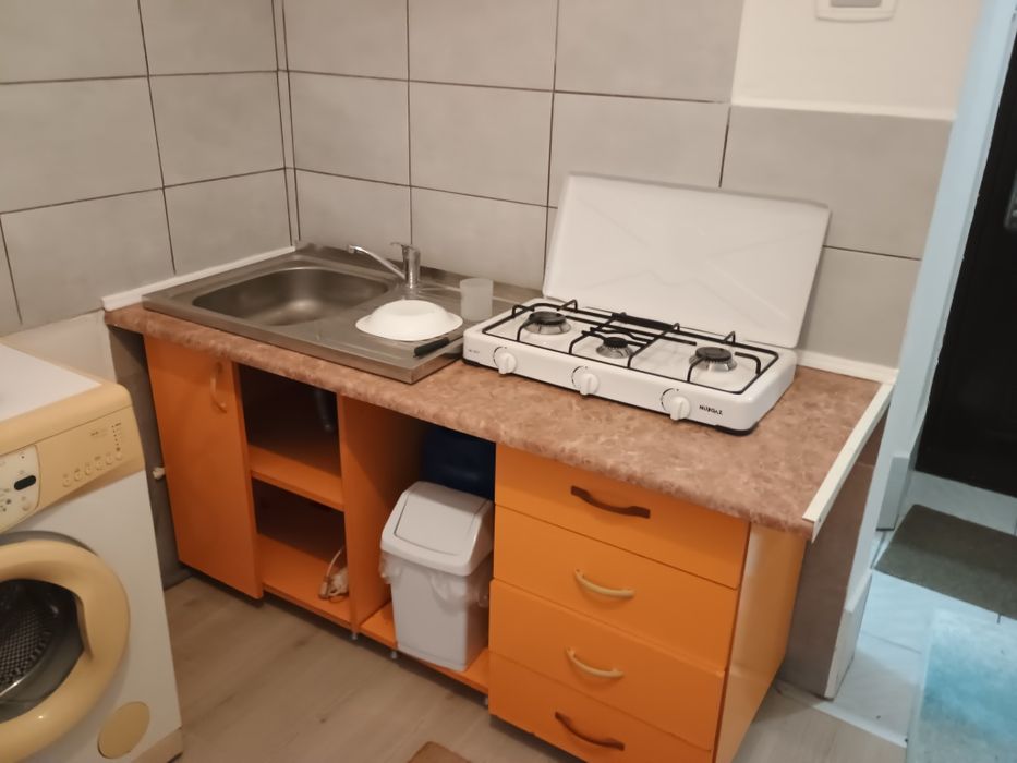 Închiriez camera Tătărași Flux