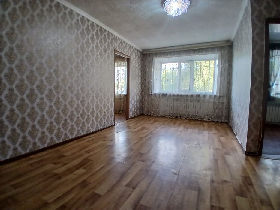 Продам двухкомнатную квартиру в Пришахтинске
