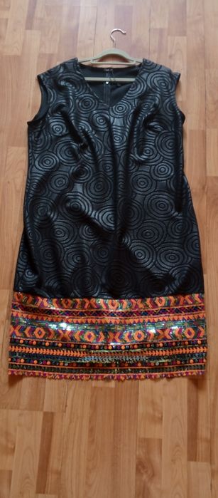 Продам платье футляр 54 размер