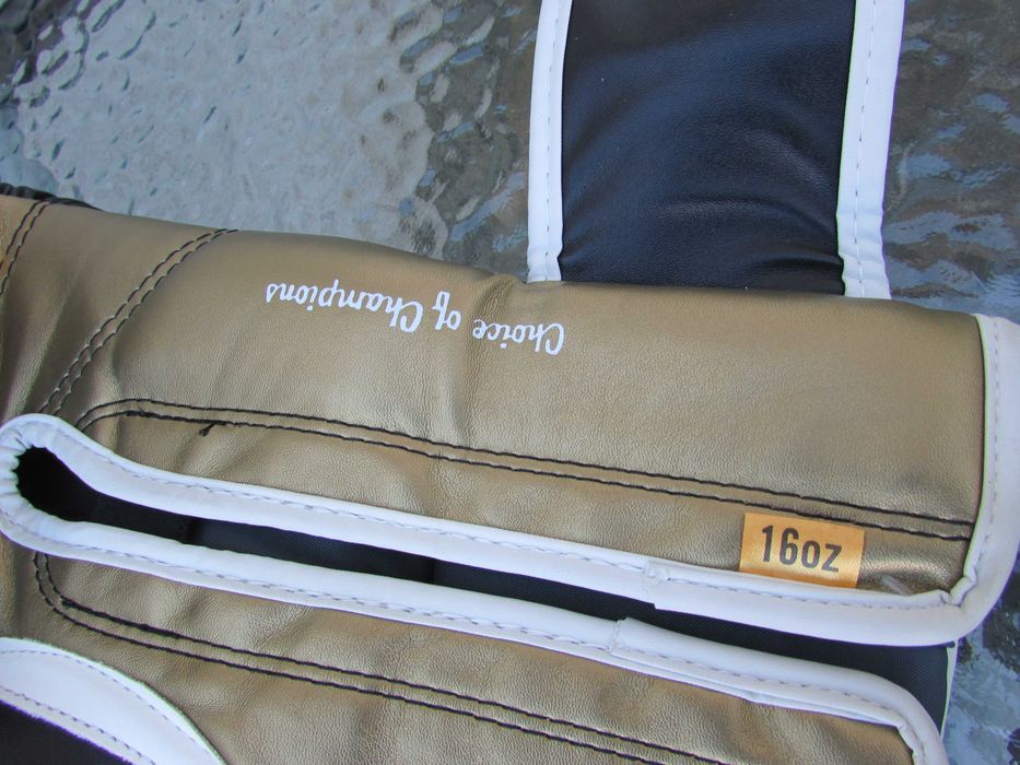 Боксови ръкавици Everlast Powerlock