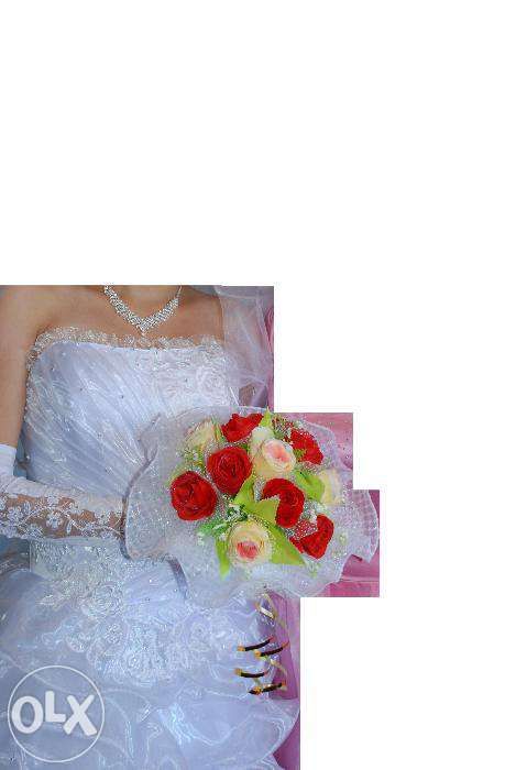 Свадебное платье за 13000 тенге.