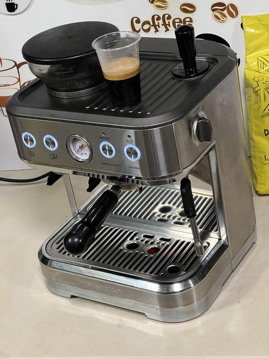 Кафемашина кафе автомат с вградена мелачка