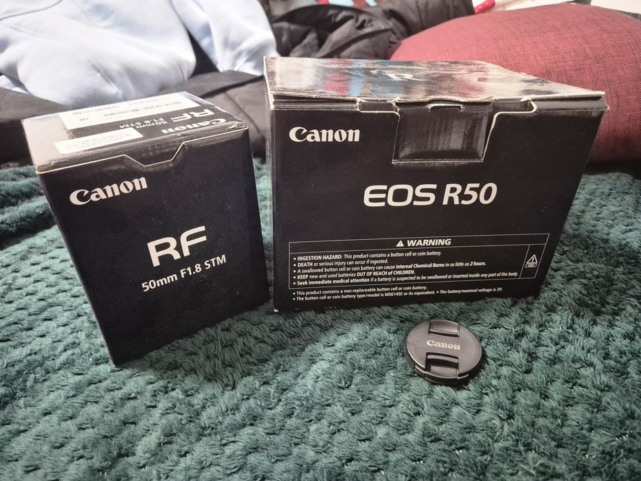 Canon R50 cu obiectiv rf 50mm f1.8