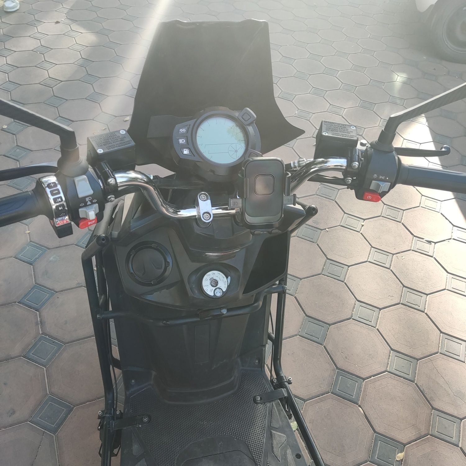 Skuter samurai sotiadi