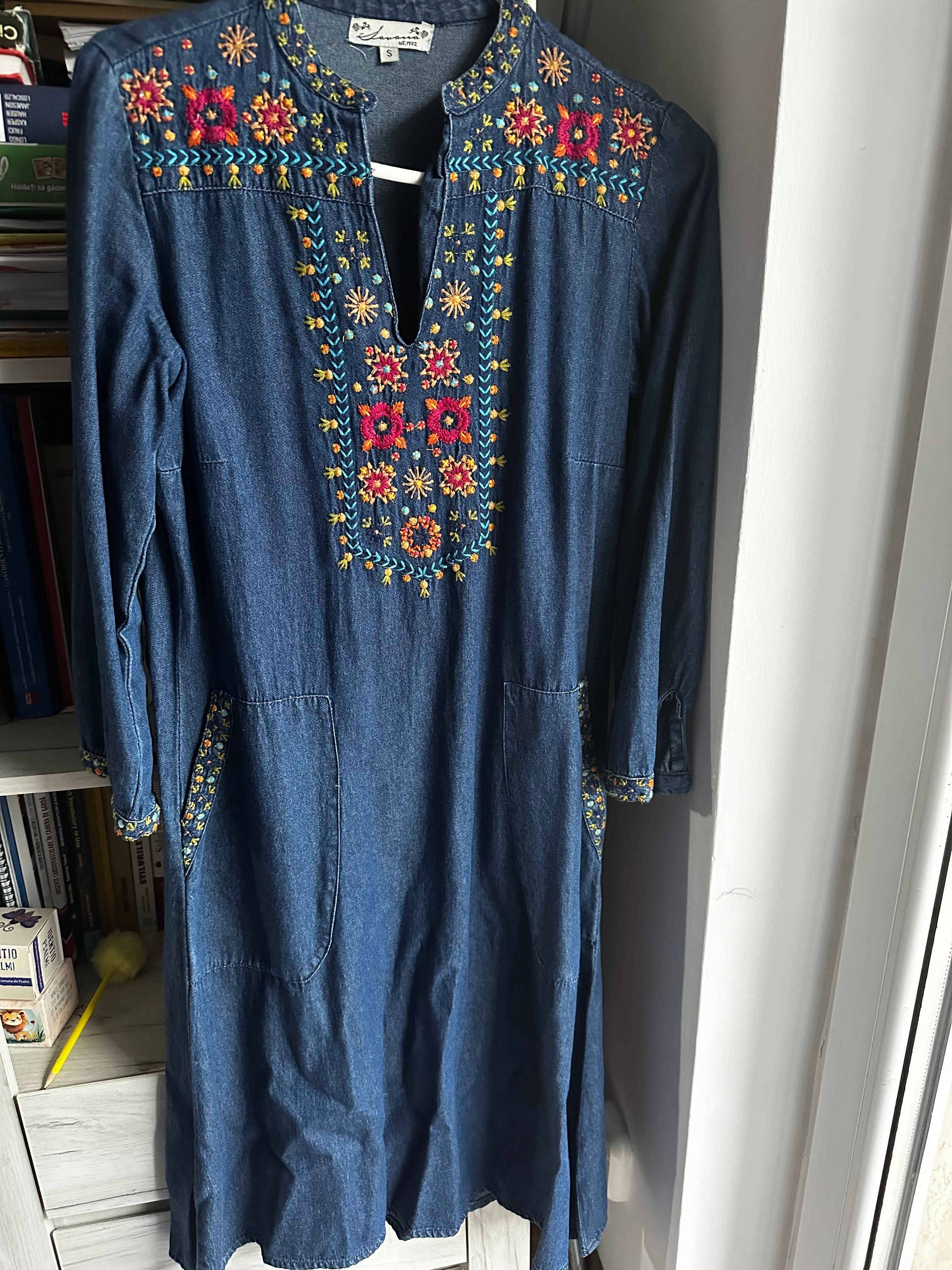 Rochie denim cu broderie S
