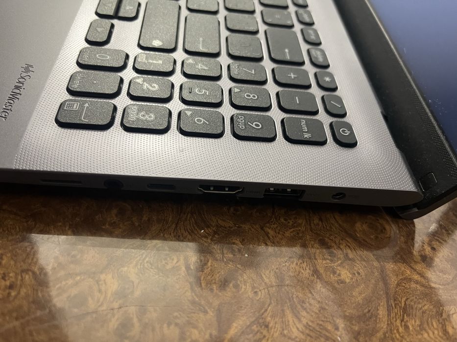 ASUS VivoBook 15 X512A - ОТЛИЧЕН