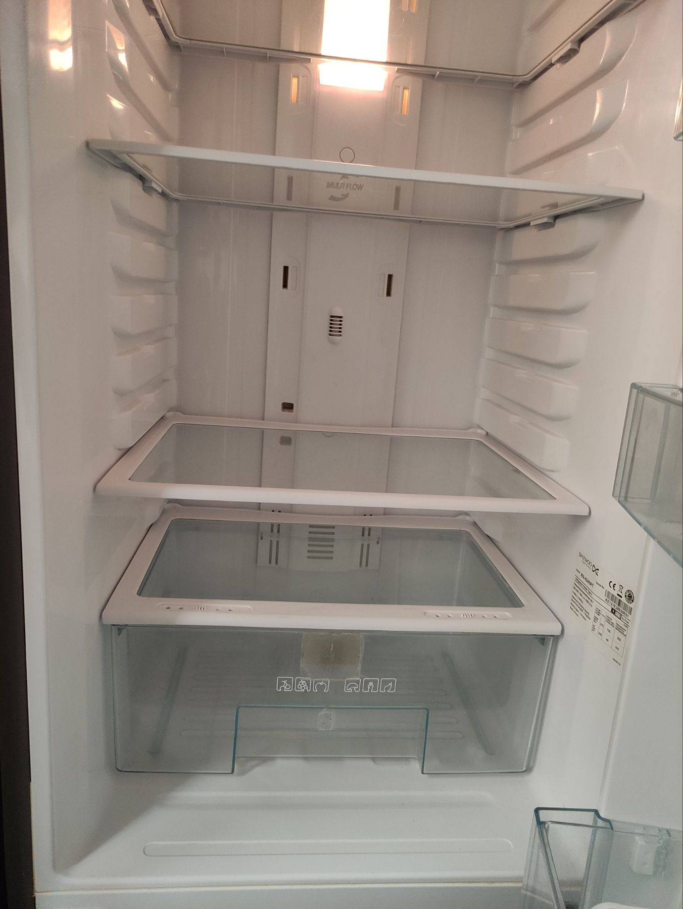 Продавам хладилник