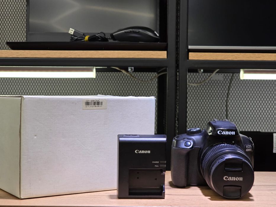 Canon EOS 4000D kit 18-55mm f/3.5-5.6 III, 0740/10