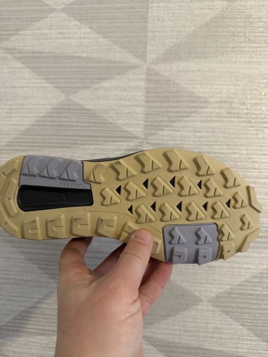 Addias Goretex marimea 37 1/3 noi, originali