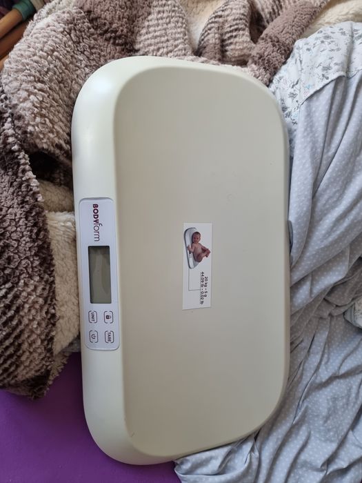 Cantar electronic bebelus