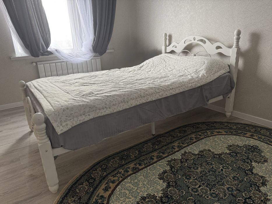 Продам кровать полуторку