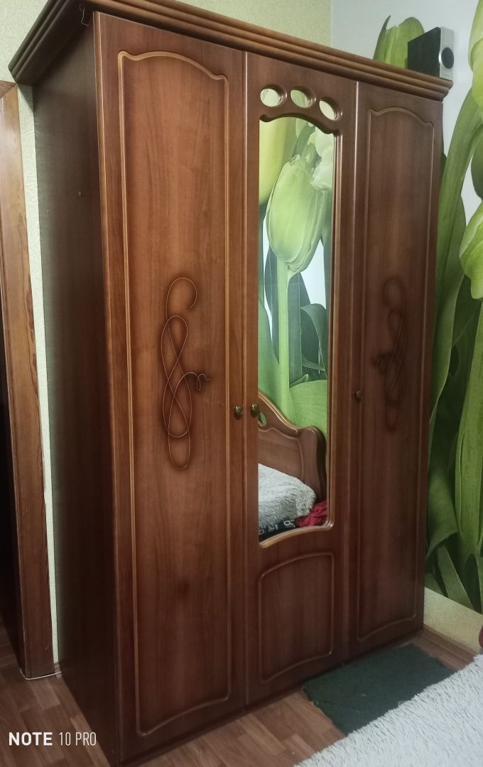 Продам шкаф для одежды
