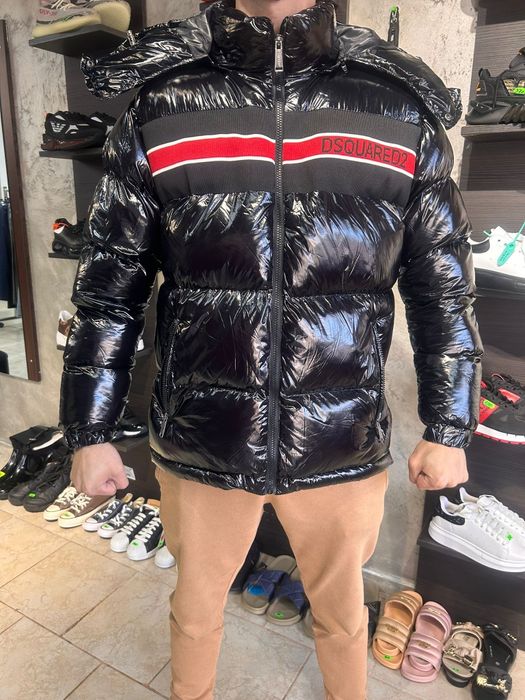 Geaca puffer Disquared2 lucioasa.