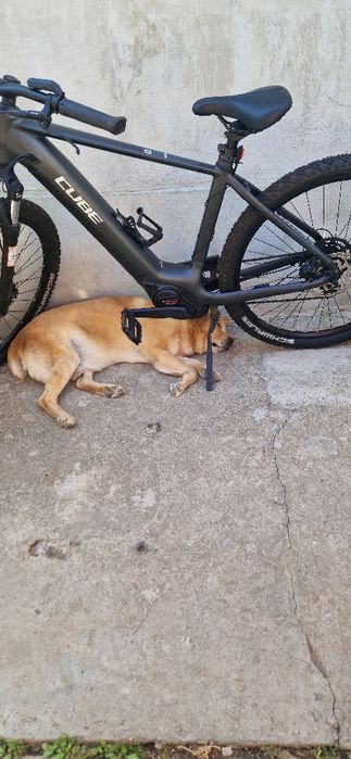 Bicicleta Cube electrica impecabila