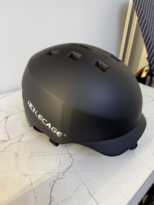 Горнолыжный шлем