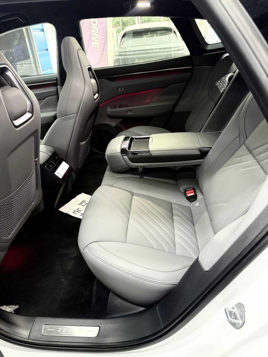 zeekr 001 z sport full srochna !!!